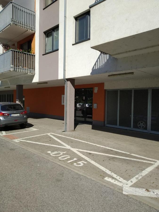 Brand New Apartment. Parking Spot Included! Bratislava Exterior photo
