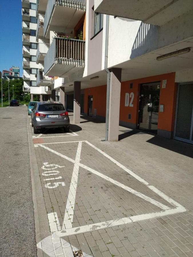 Brand New Apartment. Parking Spot Included! Bratislava Exterior photo